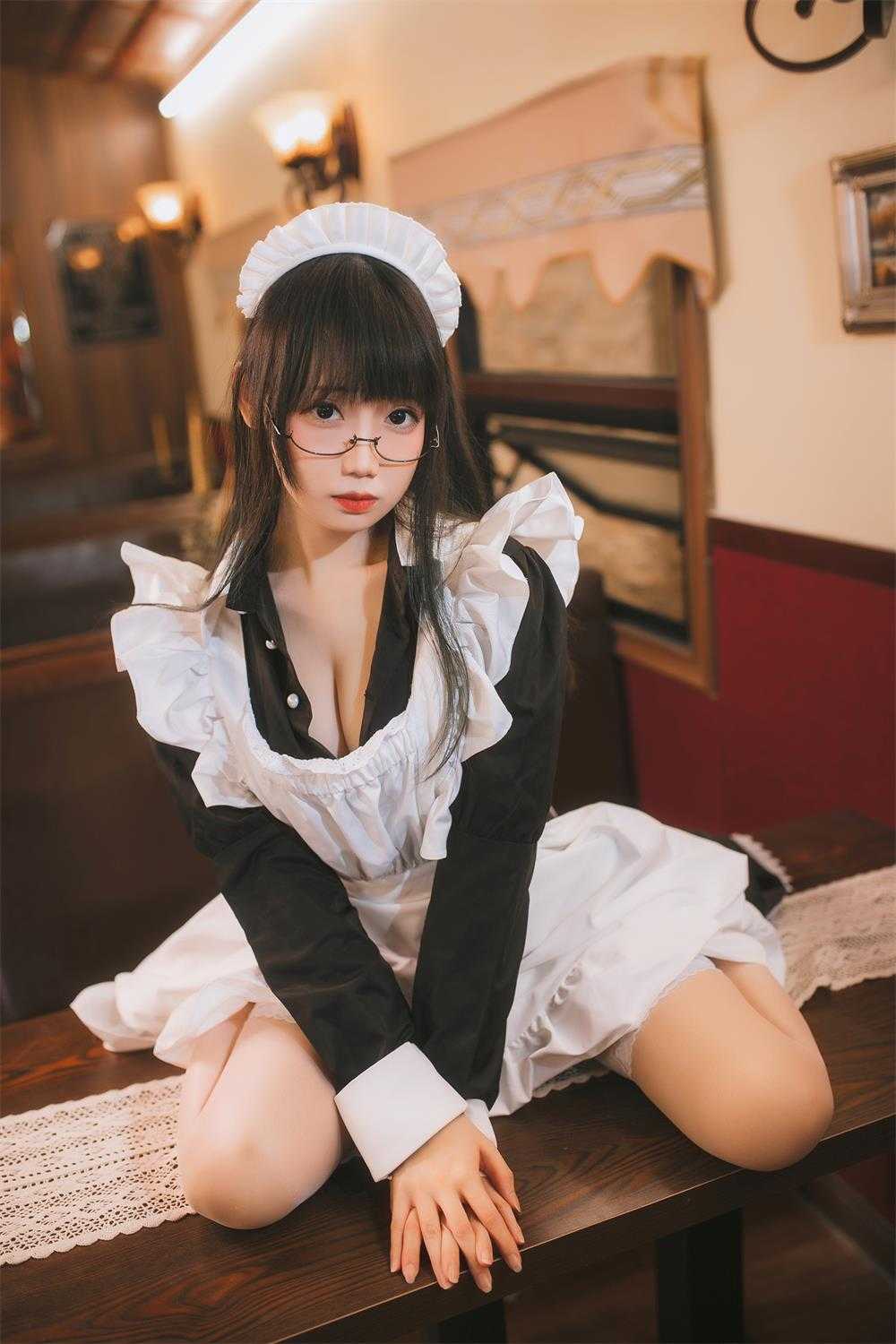 Coser@焖焖碳 – 肤白貌美的小妹妹 20套作品合集[3.47G]（2）